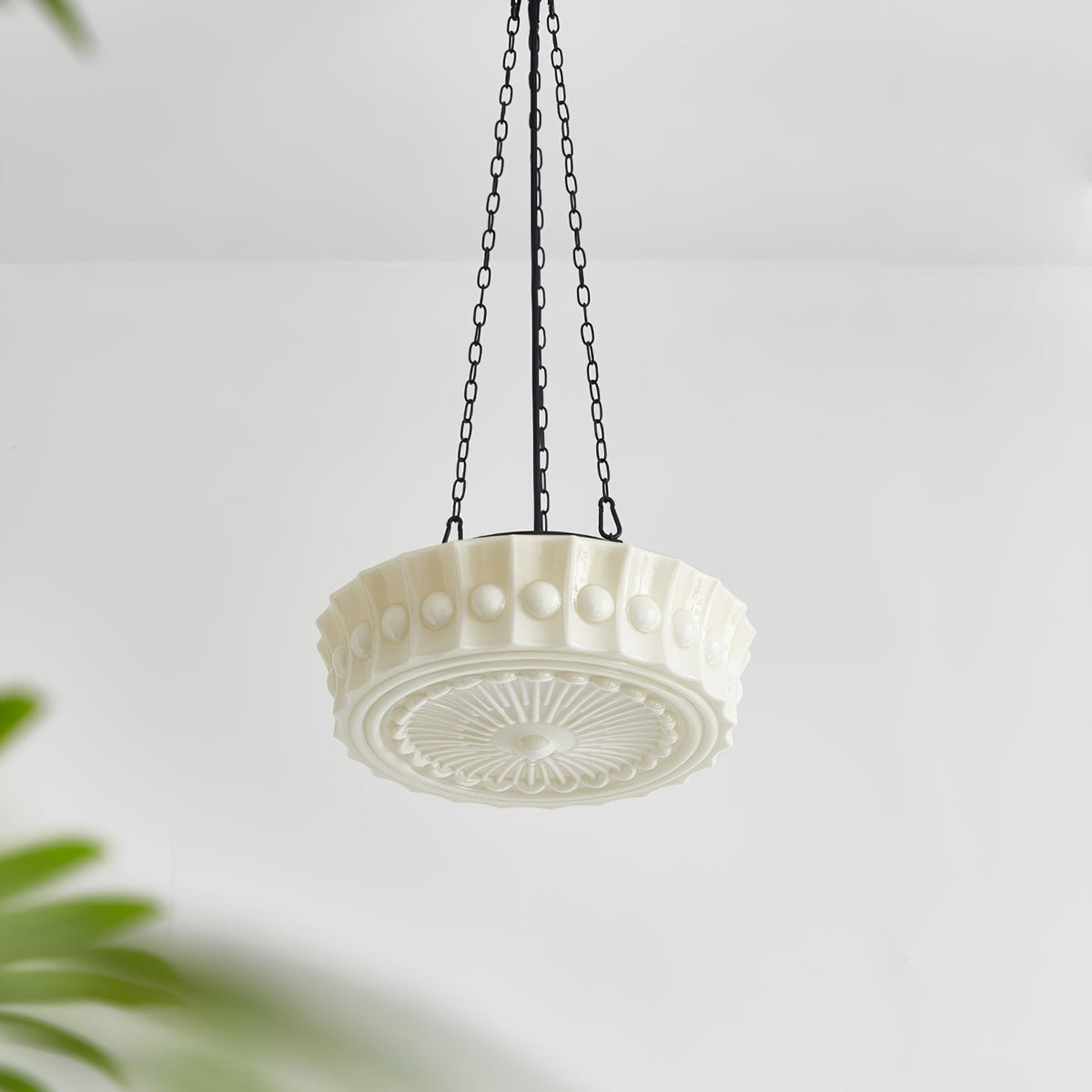 Valentina vintagependellampa med kupol i fransk lantstil, vit/beige