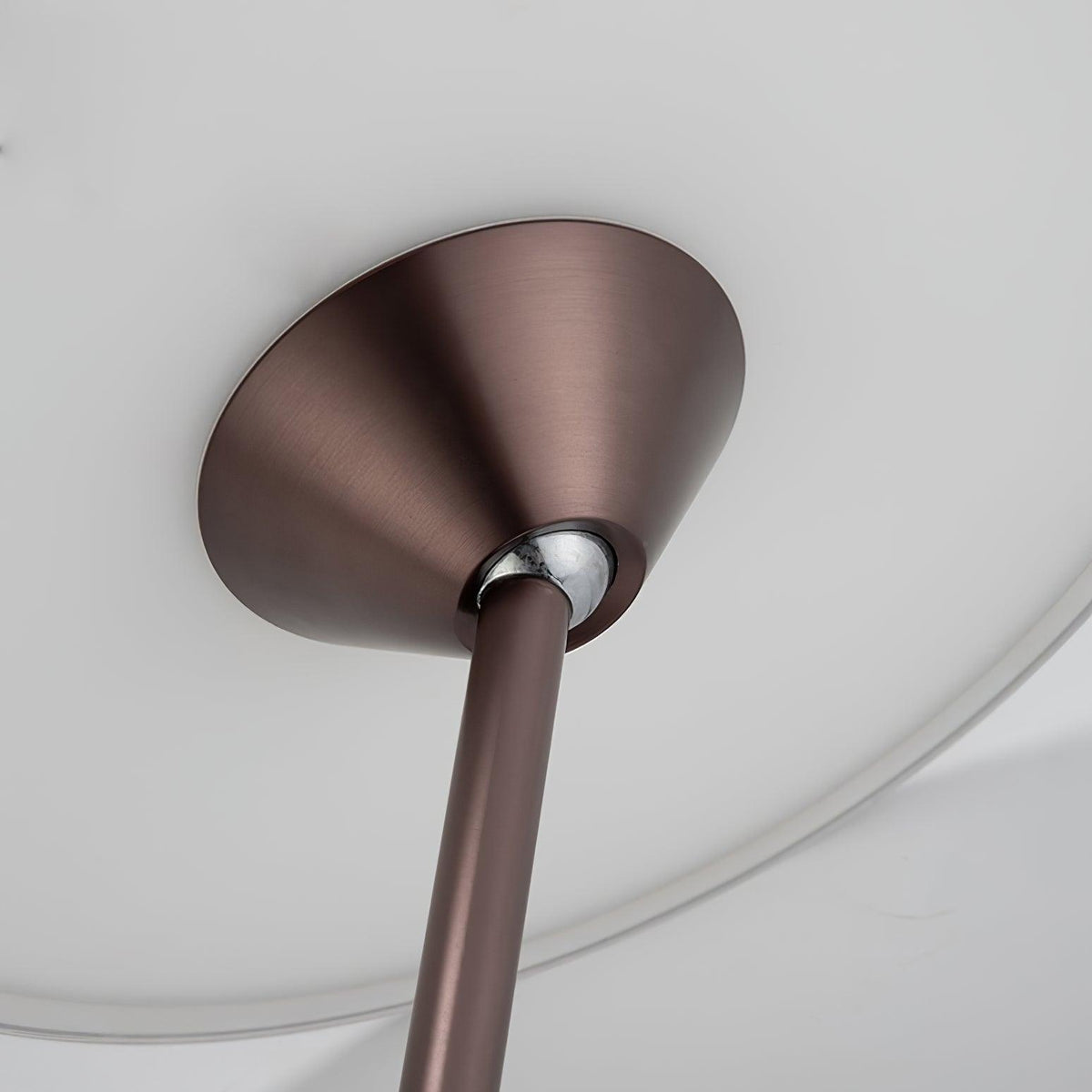 Candeeiro de mesa minimalista em aço Feralielle