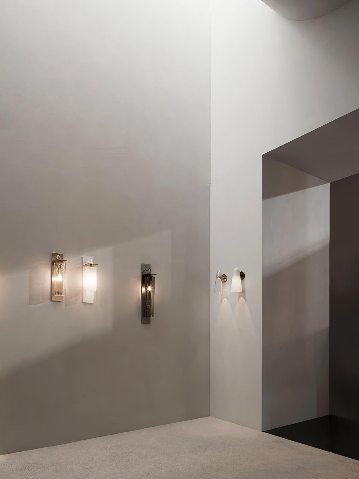Lioririella konisk glasvägglampa