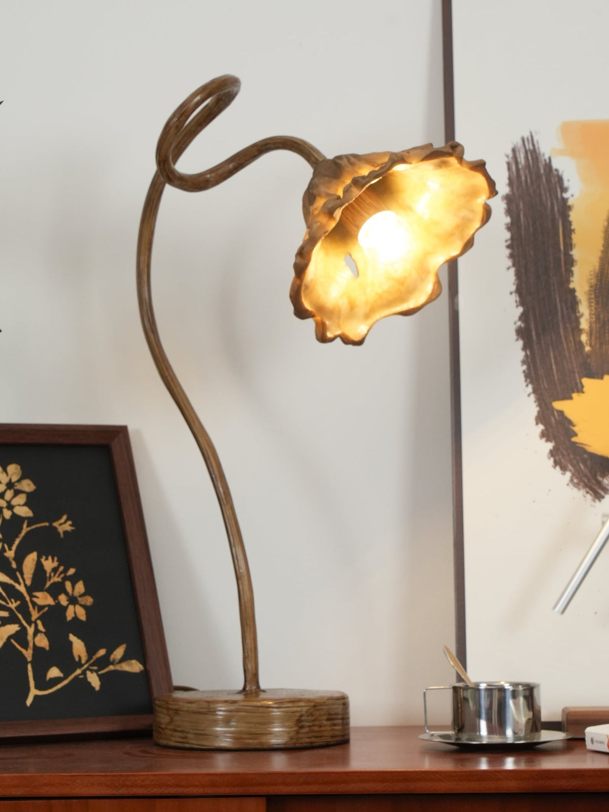 Velanella bordslampa i harts