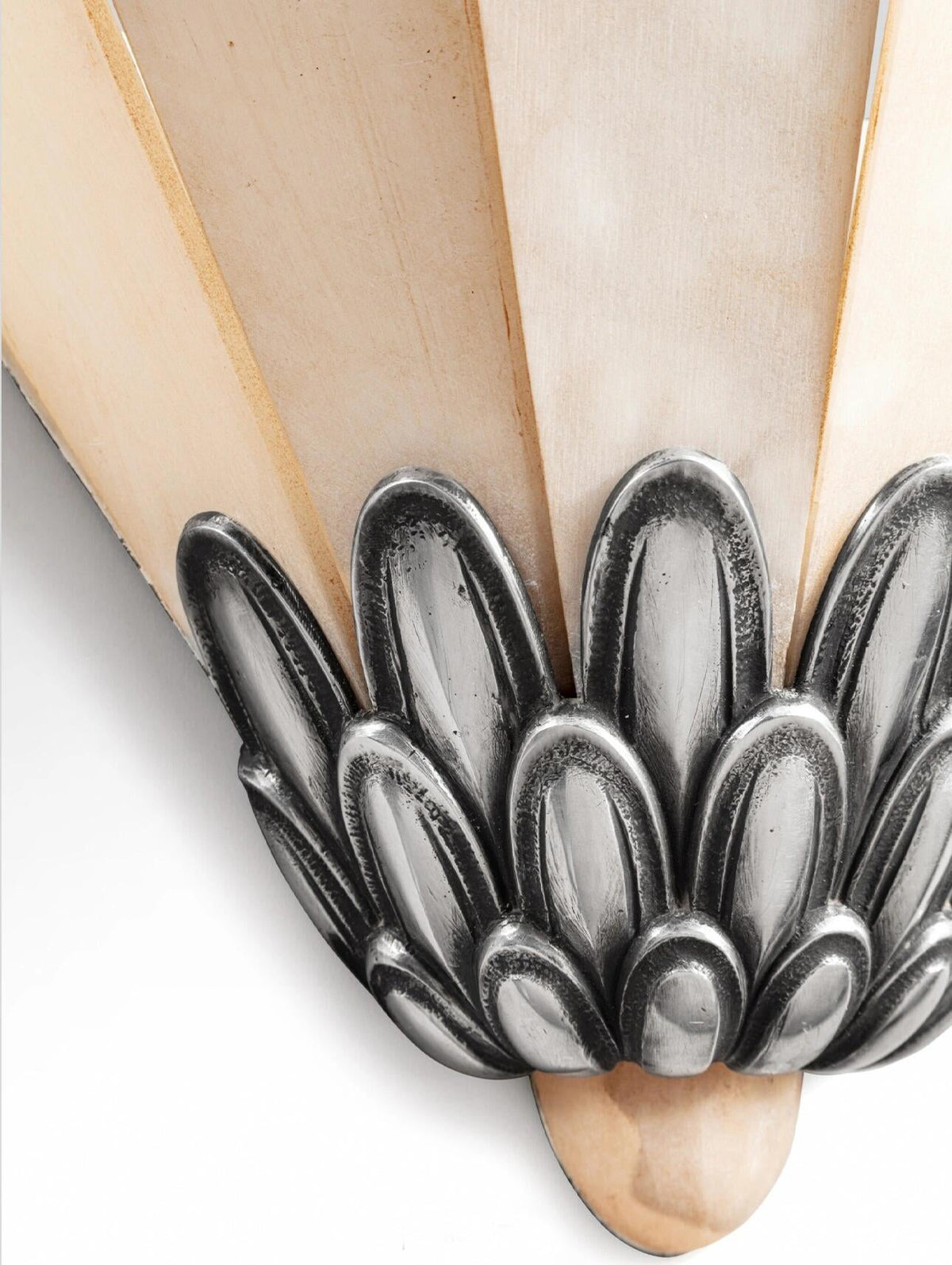 Candeeiro de parede vintage Marbe em alabastro com pétalas