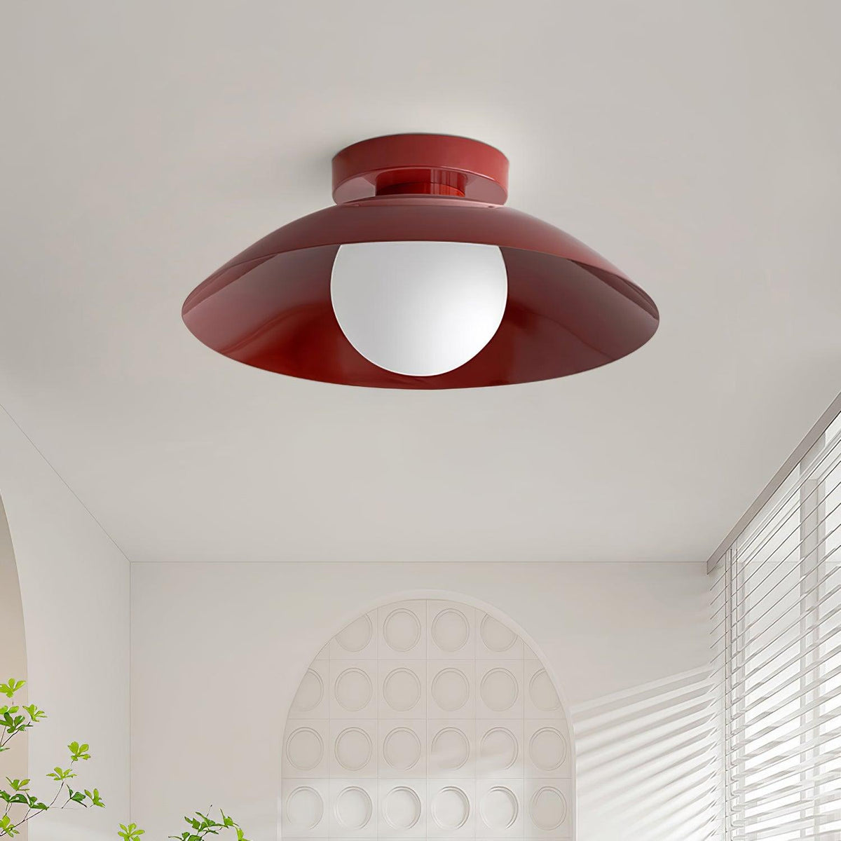 Loftslampe med metalskærm og glas, med forskellige farvemuligheder