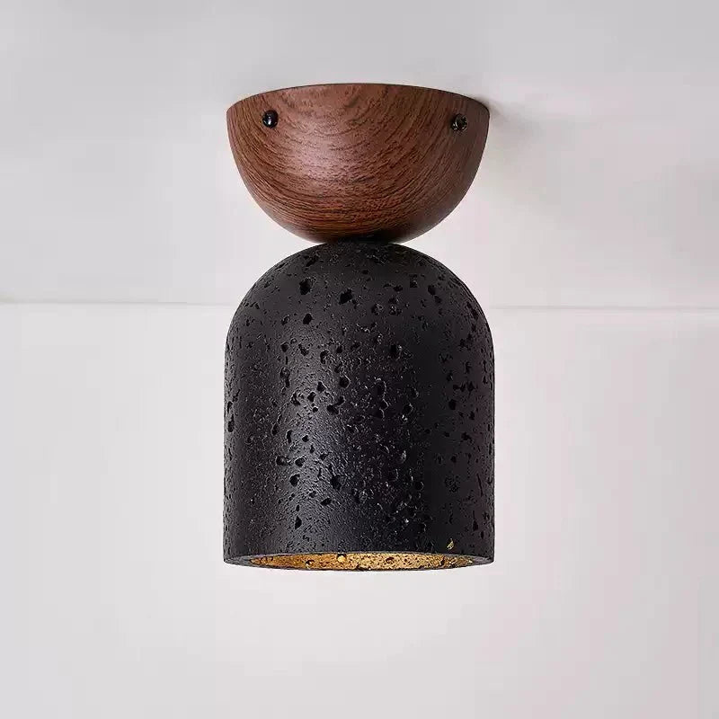 Finn stefnuljósandi loftlampi úr svörtu travertíni