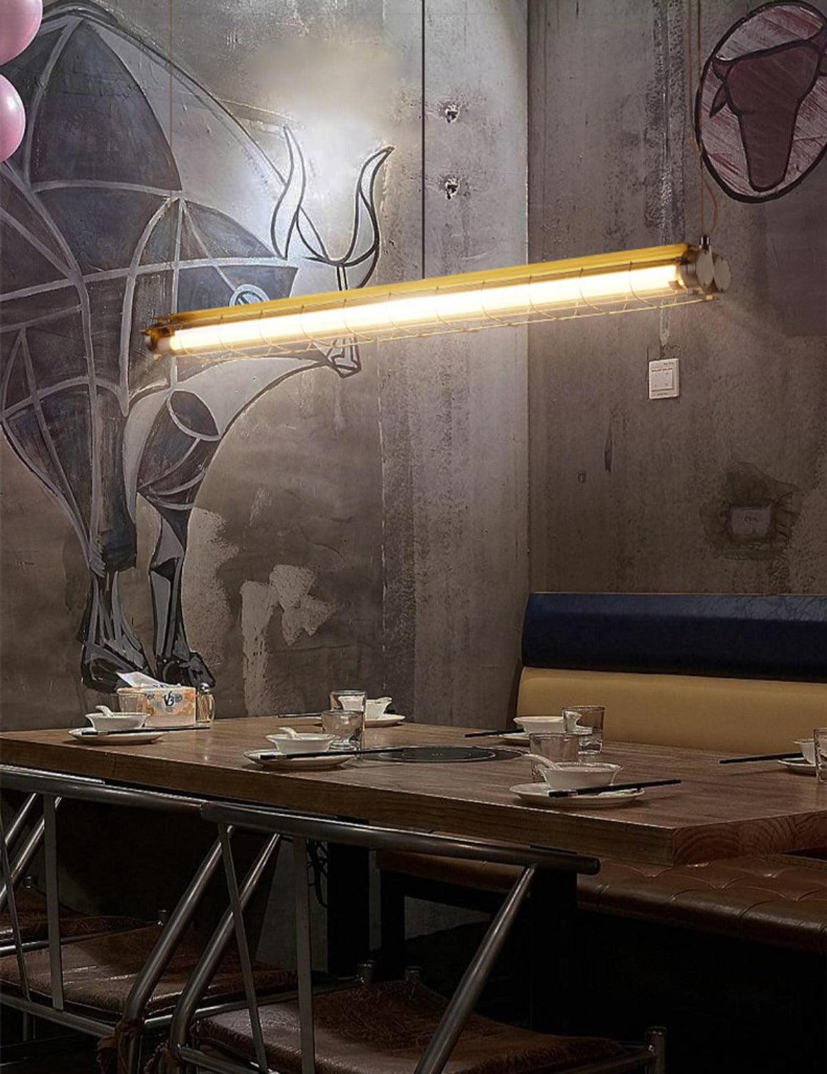Candeeiro suspenso linear industrial Alaric