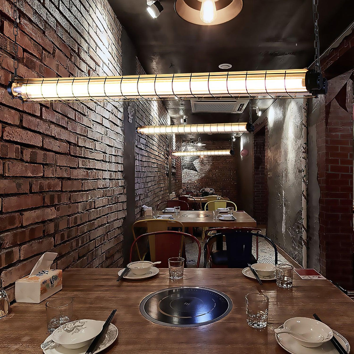 Candeeiro suspenso linear industrial Alaric