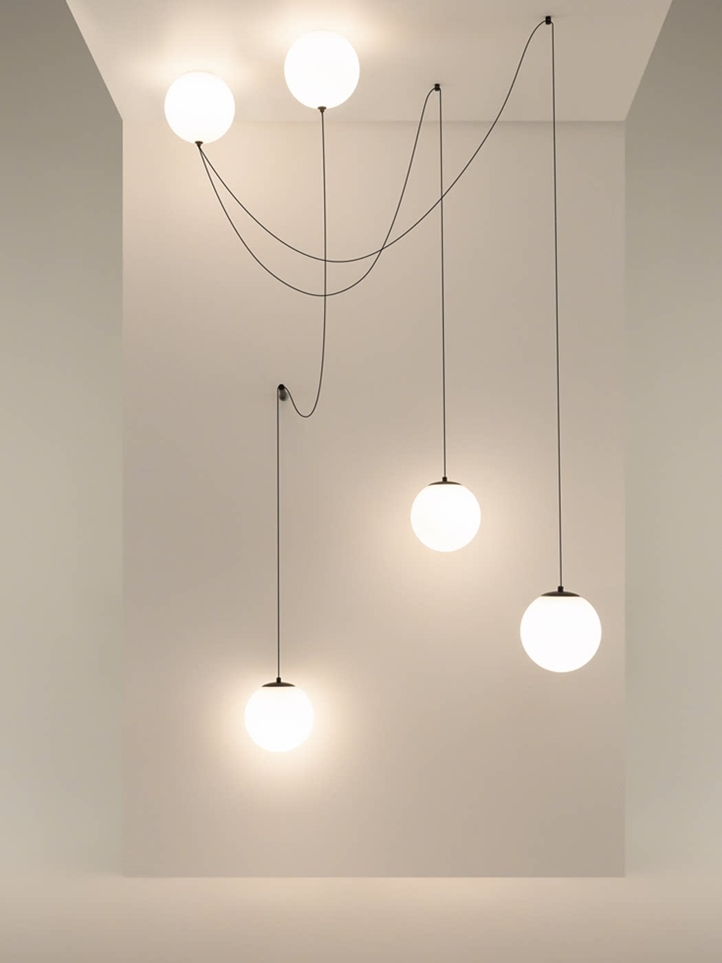 Asteris Noctis klotformad pendellampa