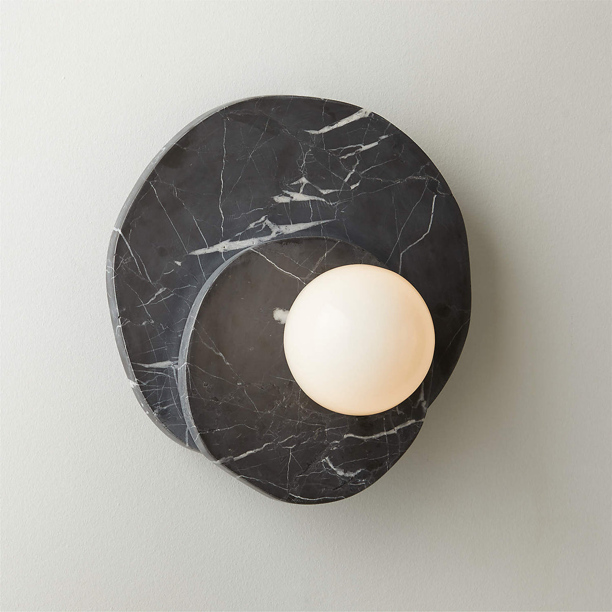 Alorarae organisk vägglampa i alabaster