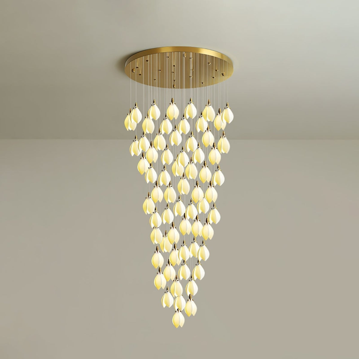 Caphayra blomsterlysekrone i keramik og messing