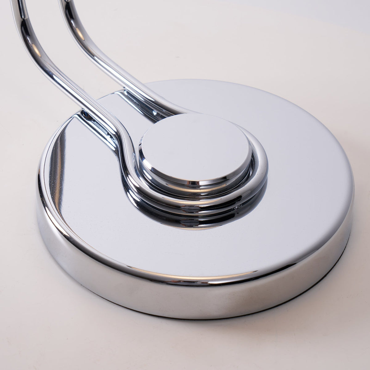 Candeeiro de mesa contemporâneo em acrílico Lucanella