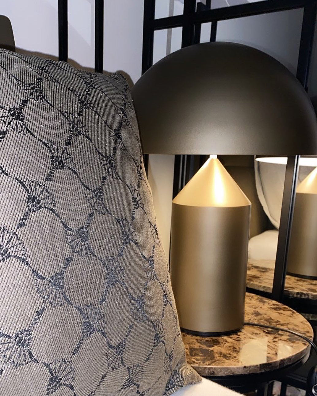 Selisina industriell minimalistisk bordslampa