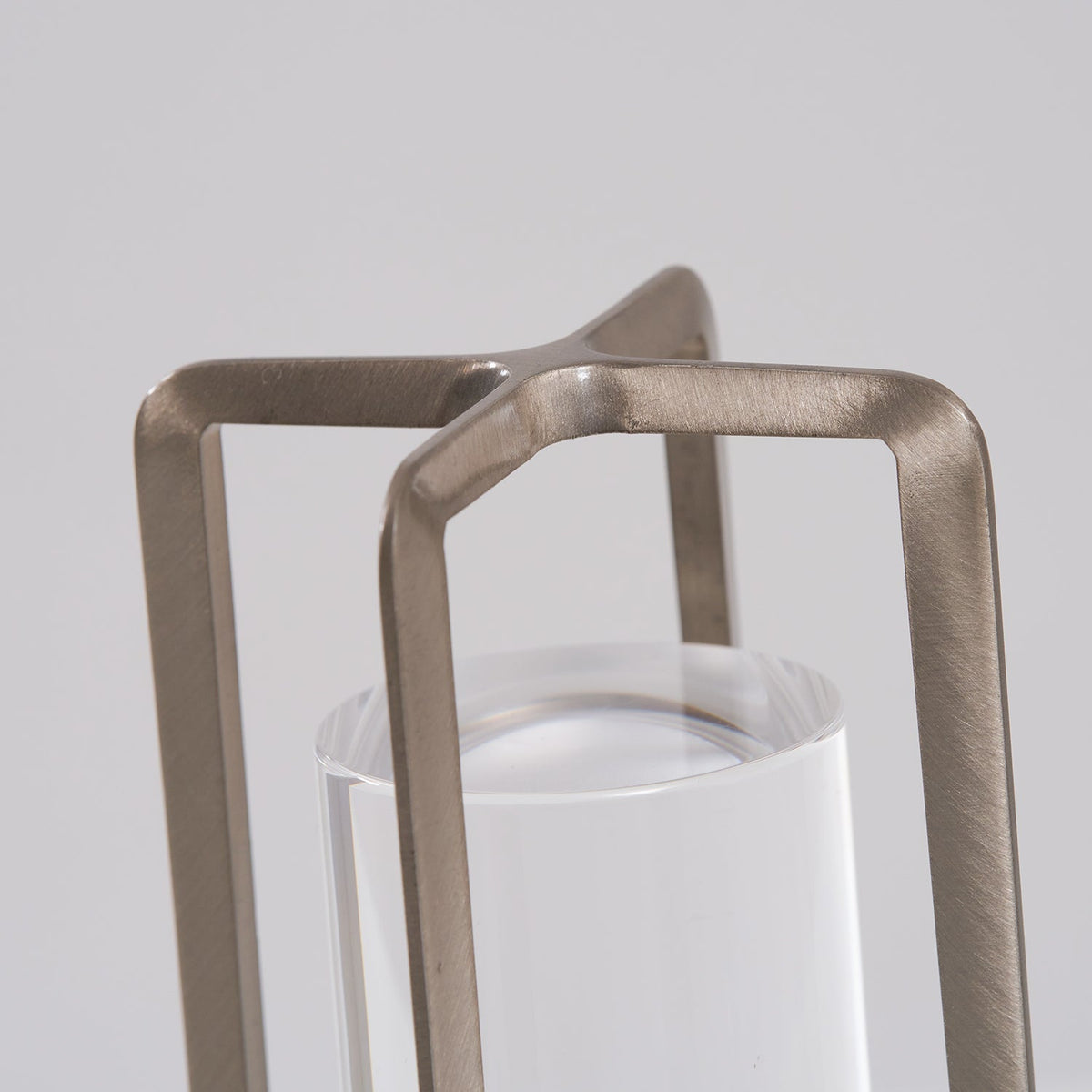 Solvane-genopladelig bordlampe
