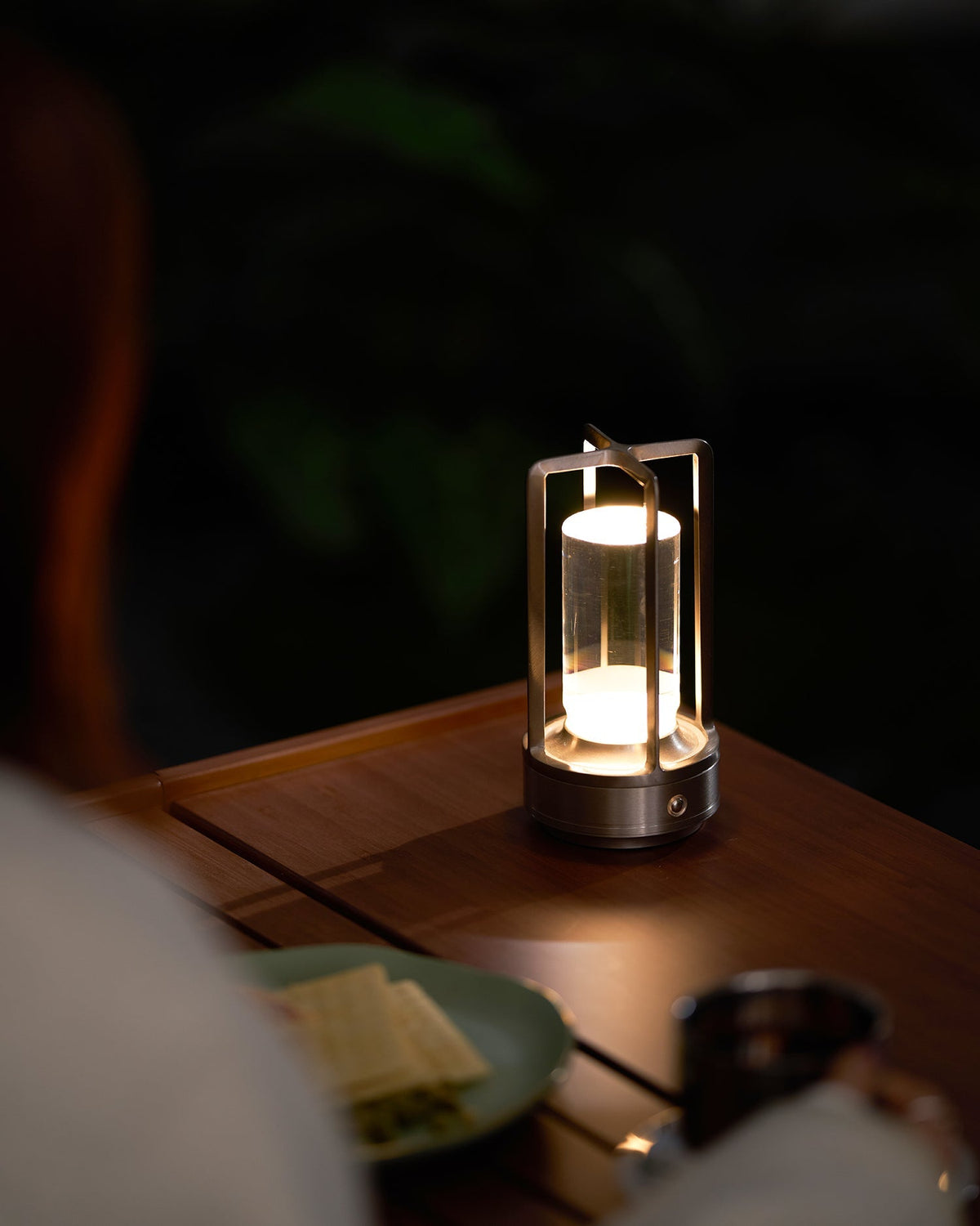 Solvane-genopladelig bordlampe