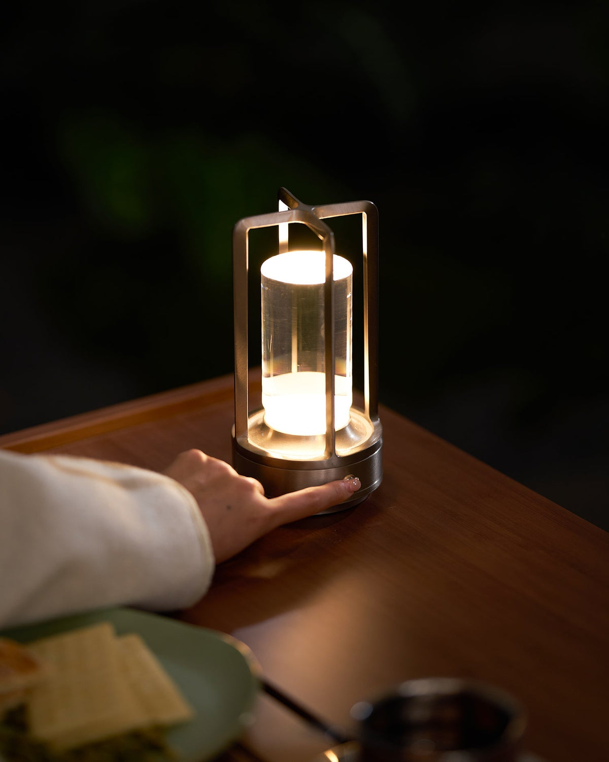 Solvane-genopladelig bordlampe
