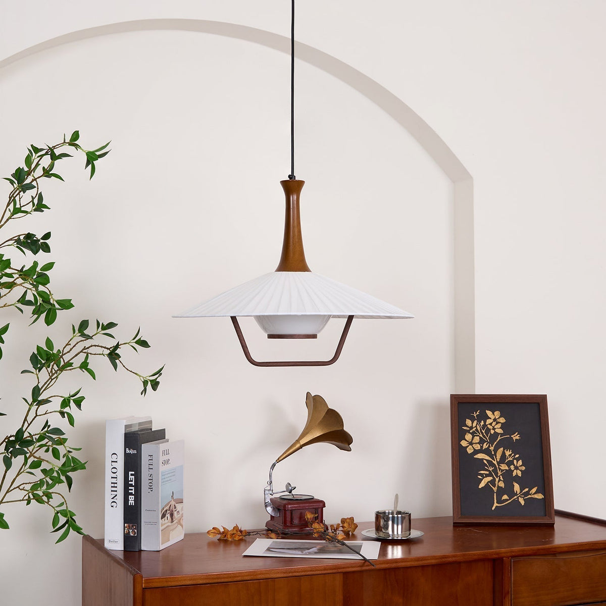 Vionne pendellampe i træ og hvid i mid-century-stil