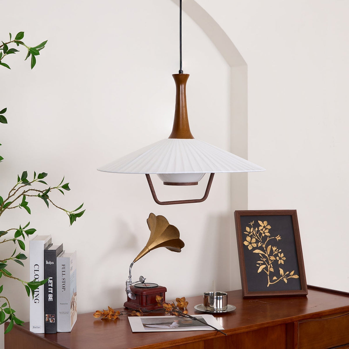 Vionne pendellampe i træ og hvid i mid-century-stil