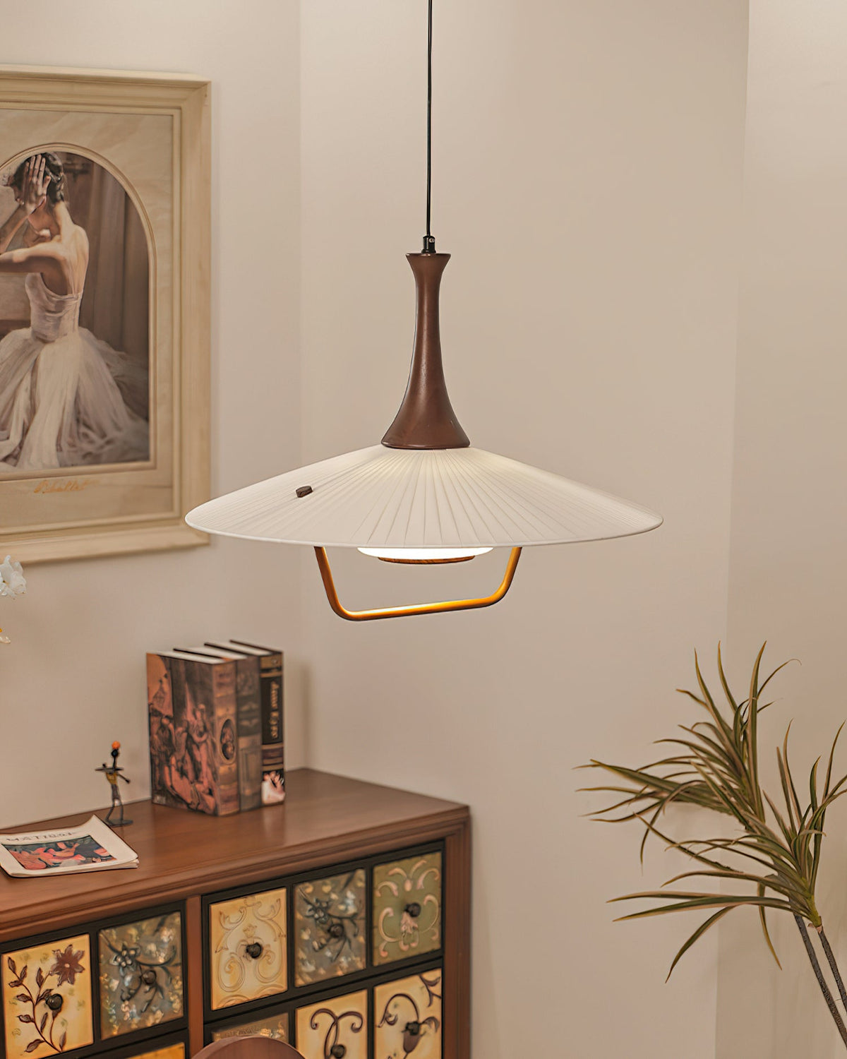 Vionne pendellampe i træ og hvid i mid-century-stil