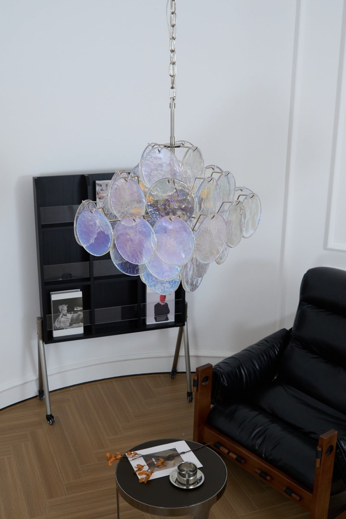 Candeeiro de teto Selerira em discos de Murano iridescentes dispostos em camadas