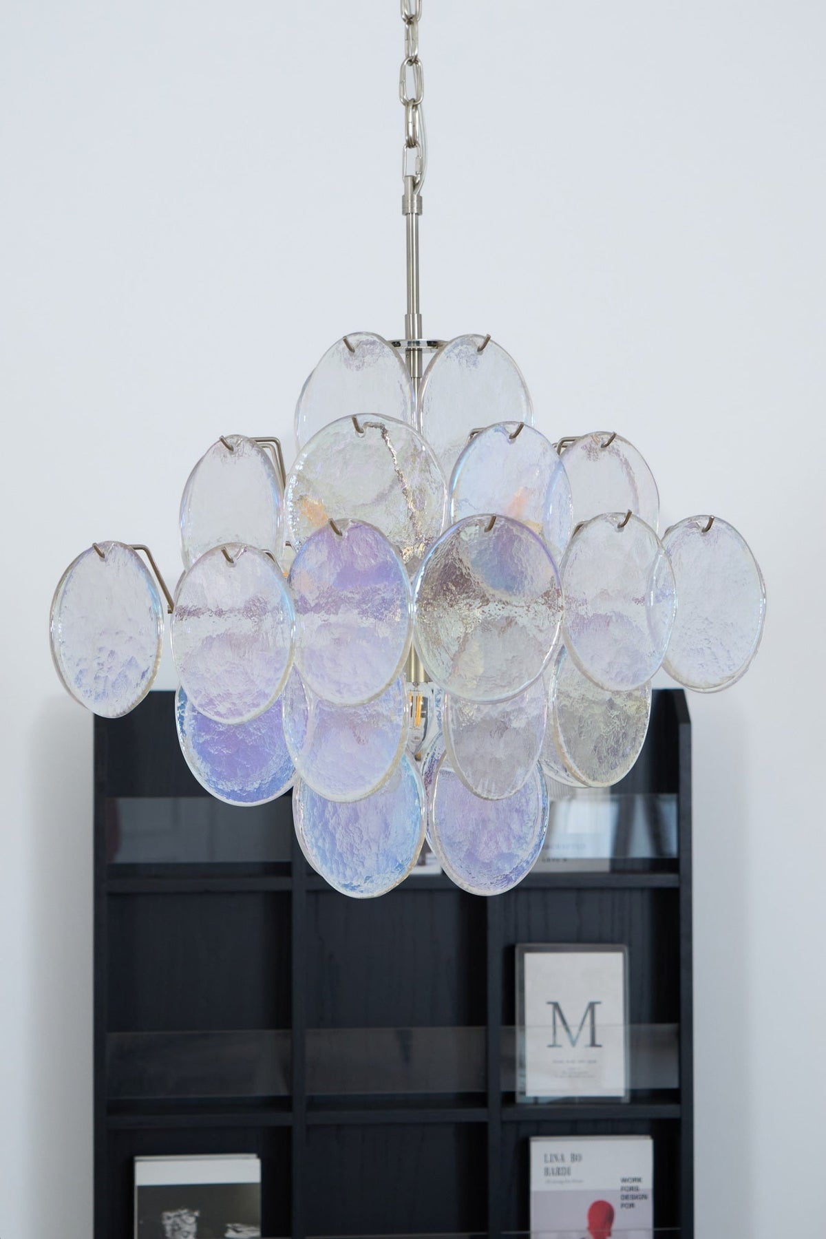 Candeeiro de teto Selerira em discos de Murano iridescentes dispostos em camadas