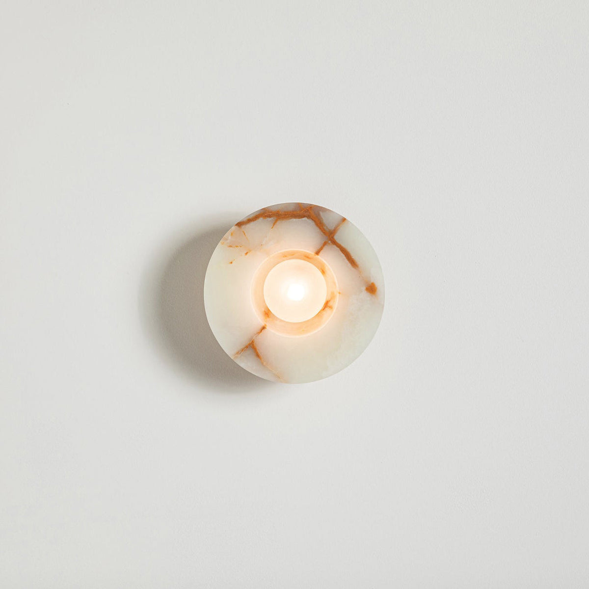 Lioruielle ytmonterad vägglampa i glas