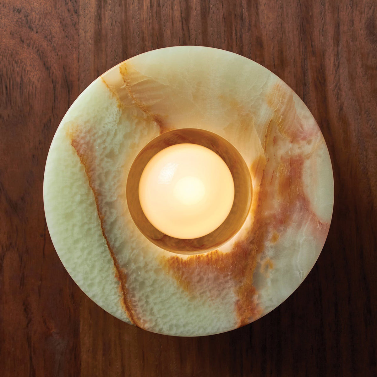 Lioruielle ytmonterad vägglampa i glas