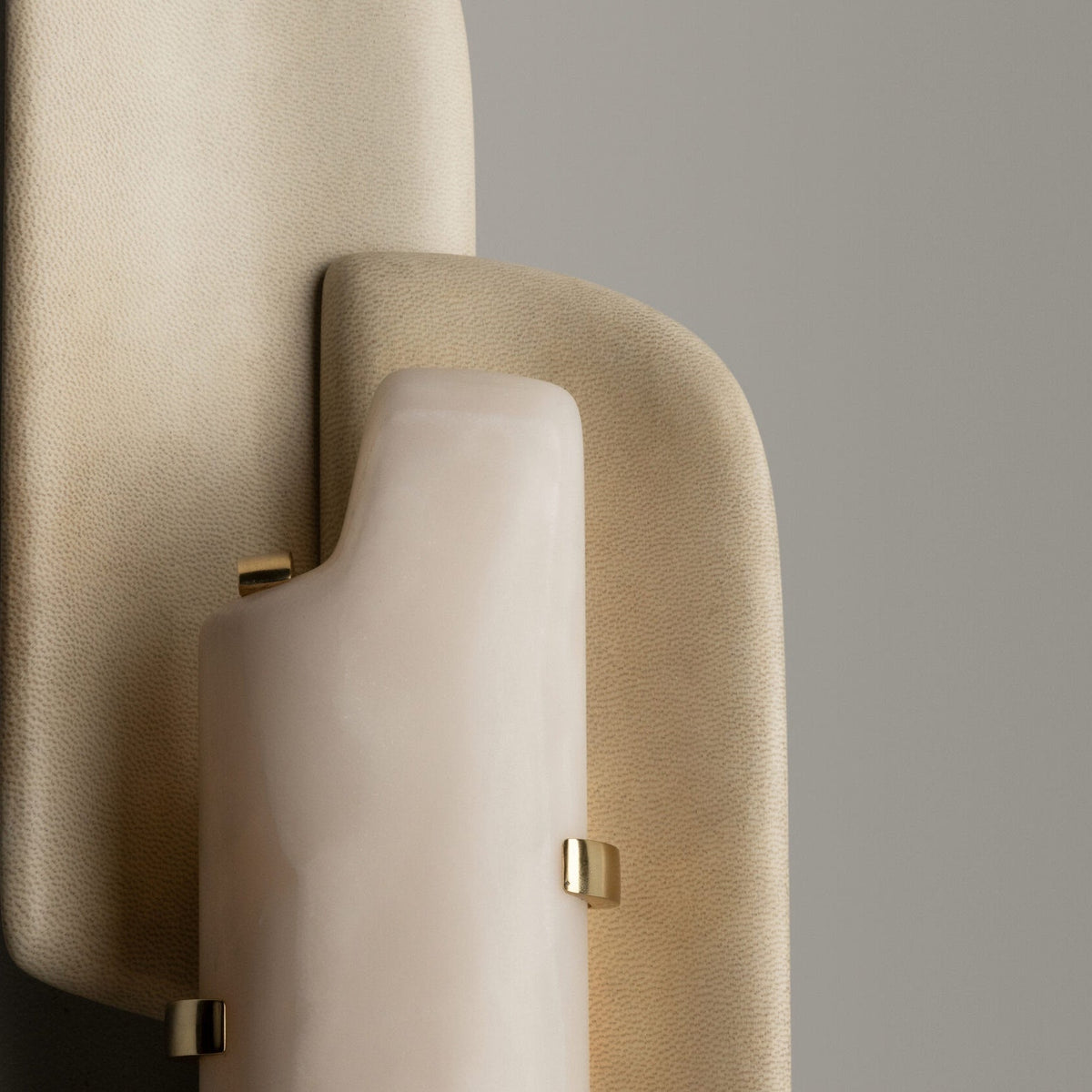 Lysara Aurellin vägglampa i alabaster