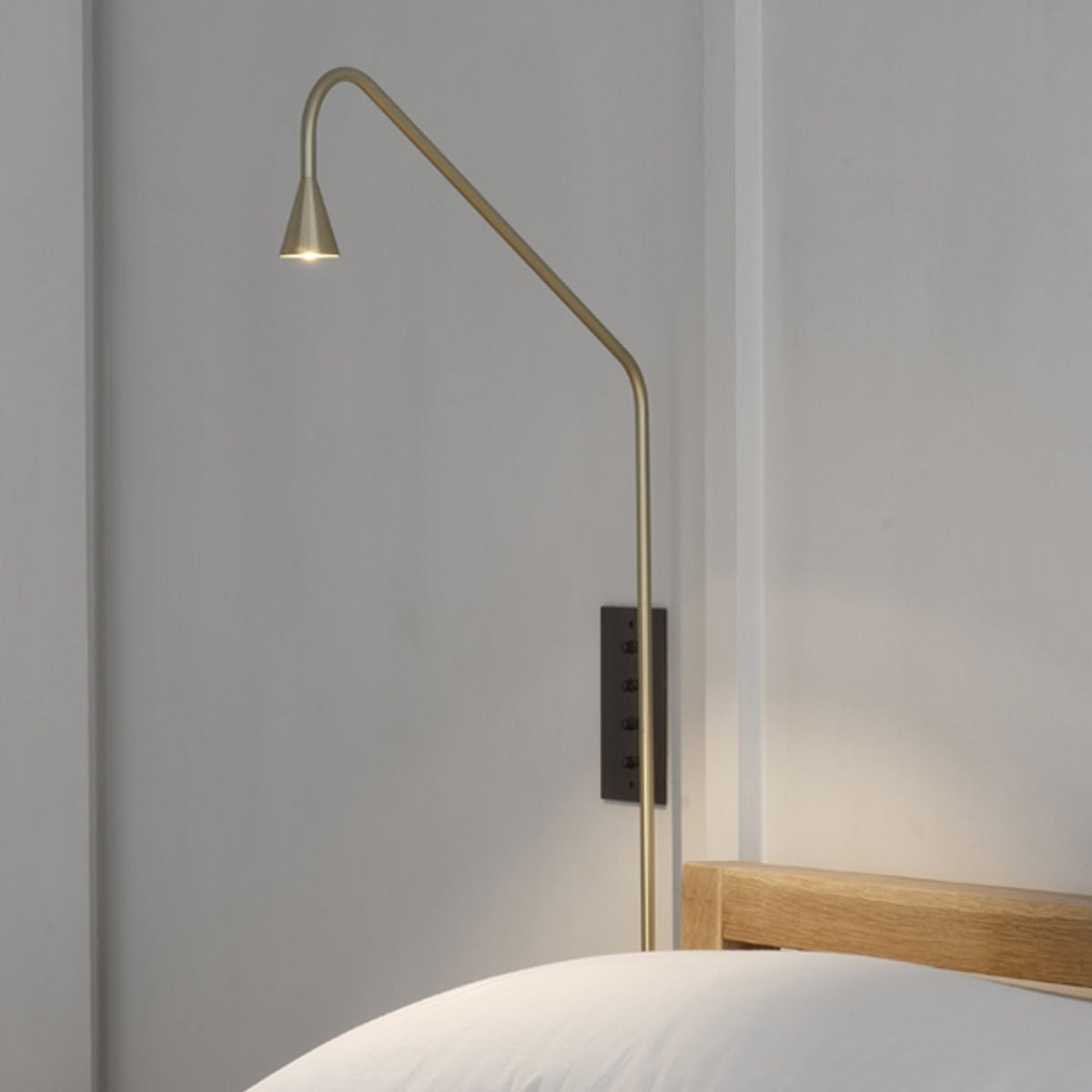 Vesolel-moderni minimalistinen seinävalaisin