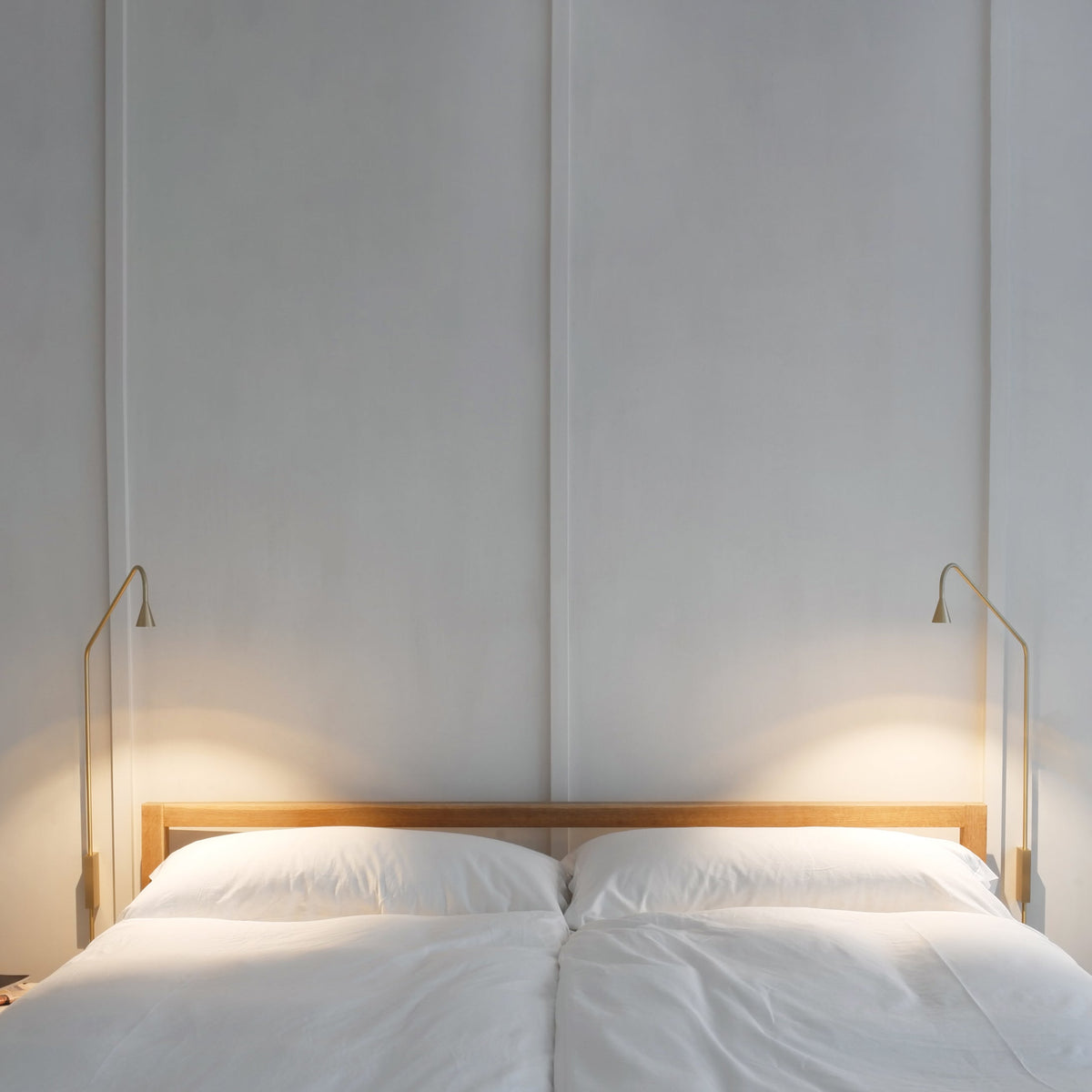 Vesolel-moderni minimalistinen seinävalaisin