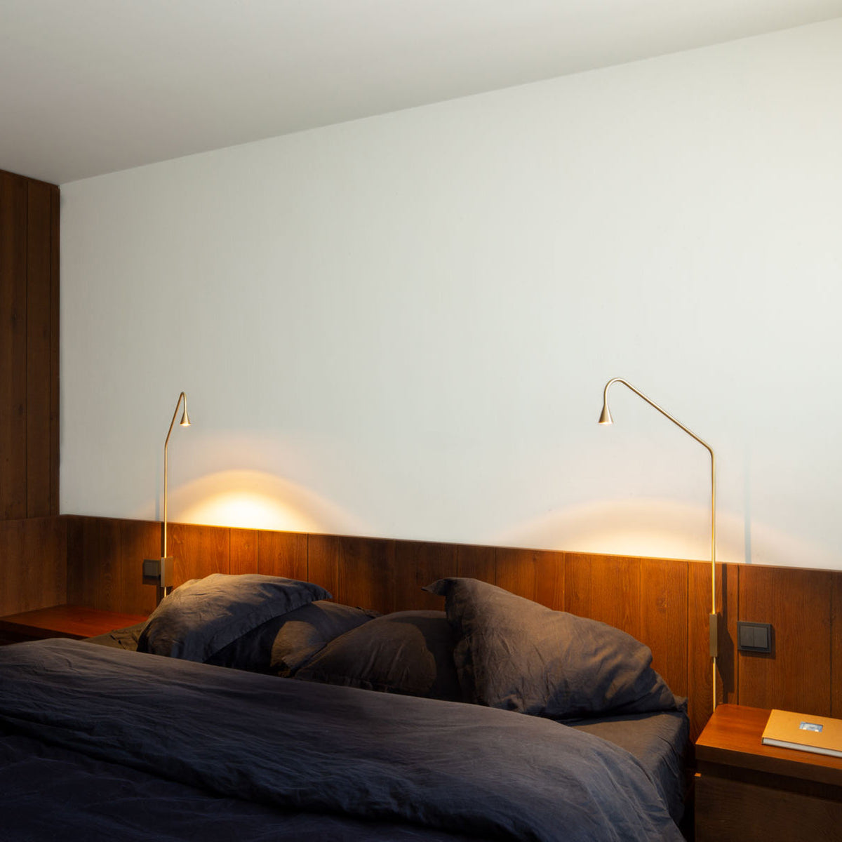 Vesolel-moderni minimalistinen seinävalaisin