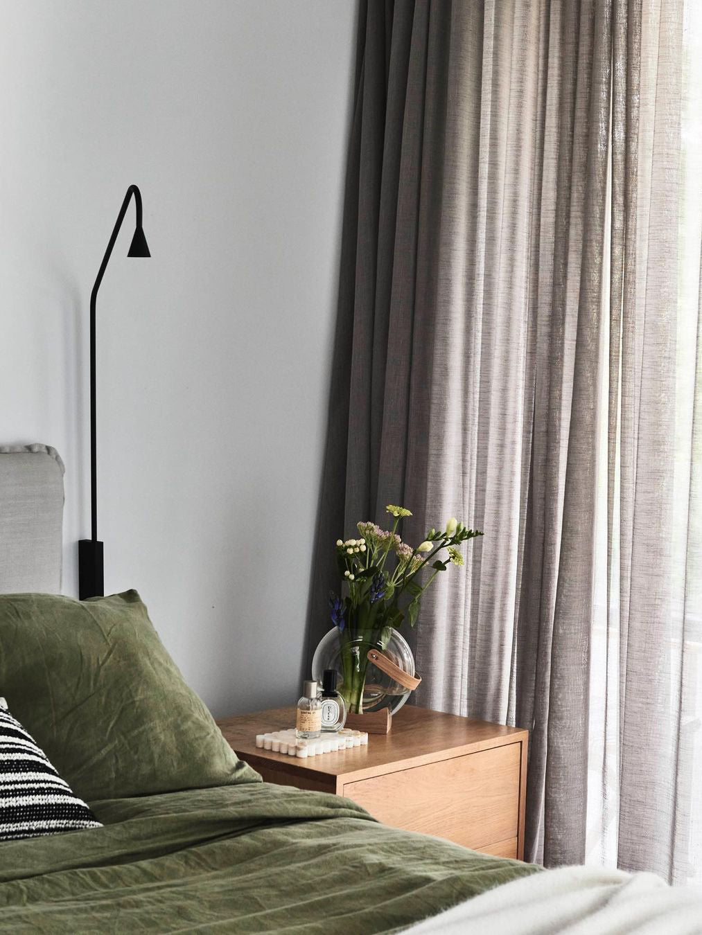 Vesolel-moderni minimalistinen seinävalaisin