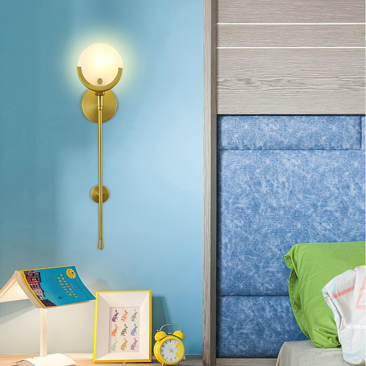 Candeeiro de parede moderno minimalista em latão e alabastro Ljomuvyo