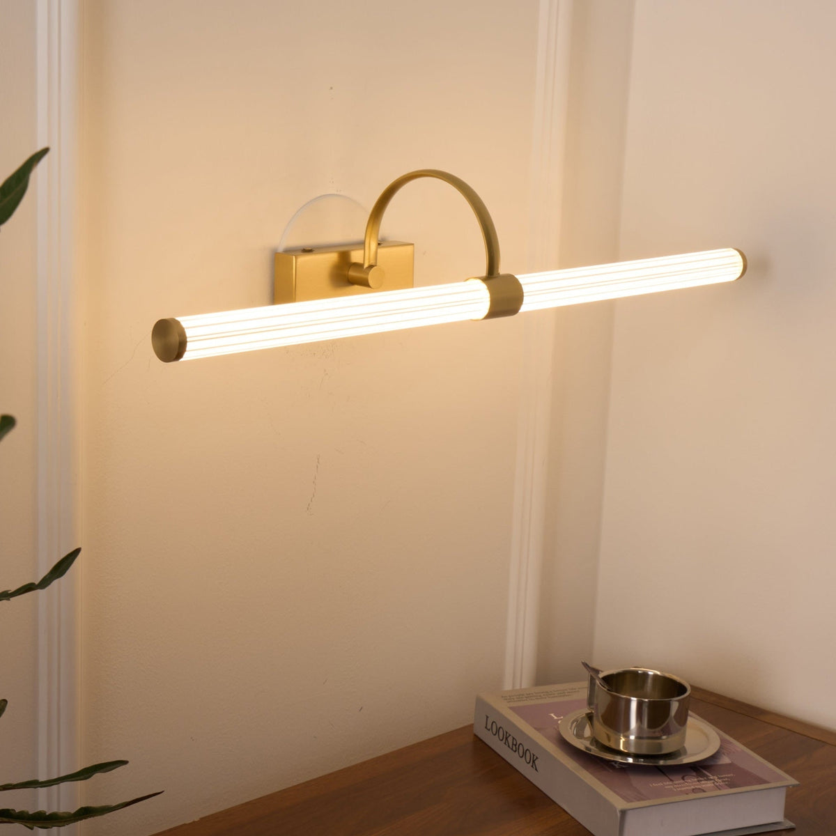 Candeeiro de parede moderno minimalista em latão Beryl