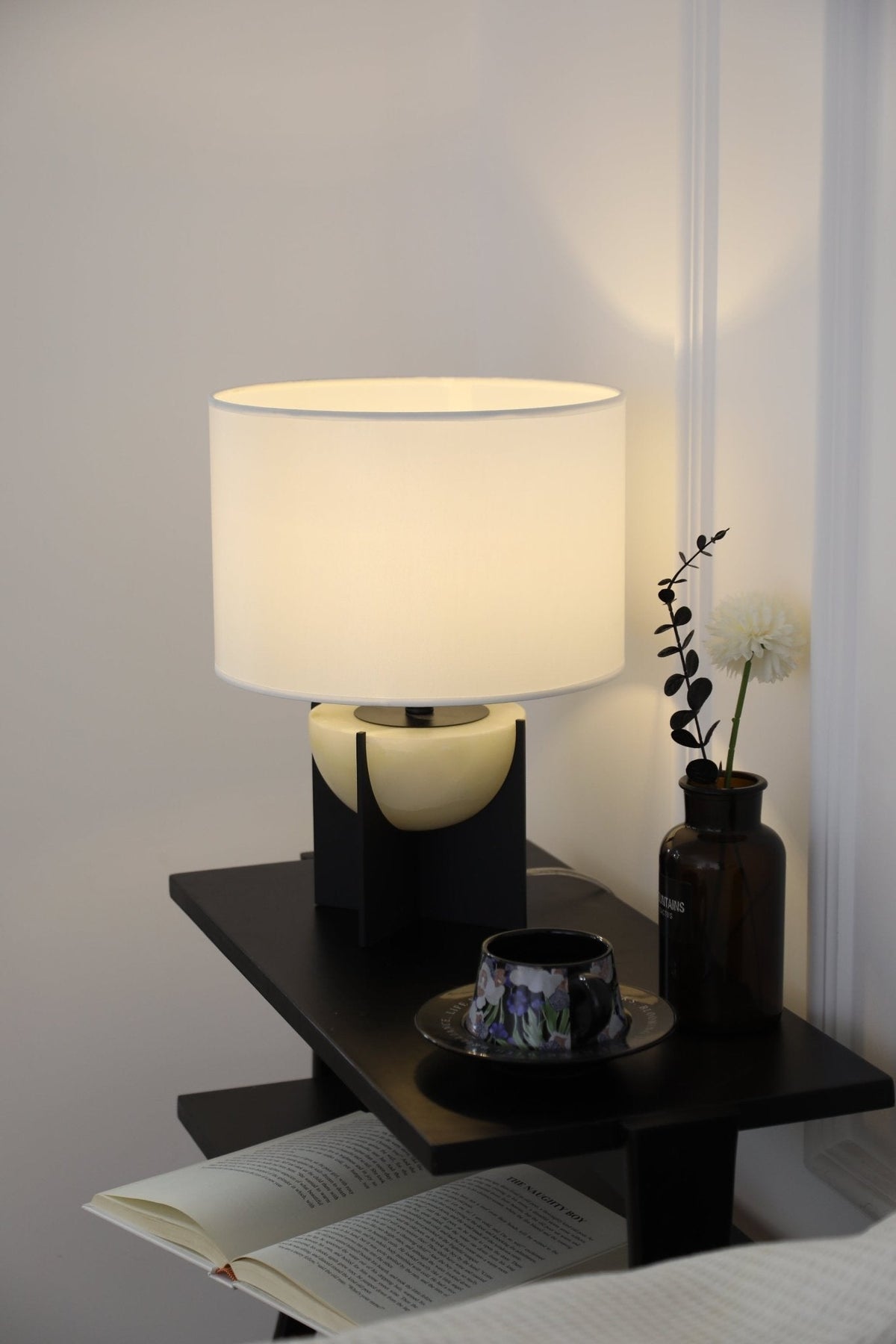 Corvielle-bordlampe i alabast