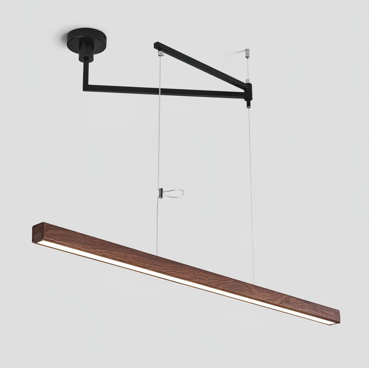 Candeeiro suspenso linear com braço articulado Sorva