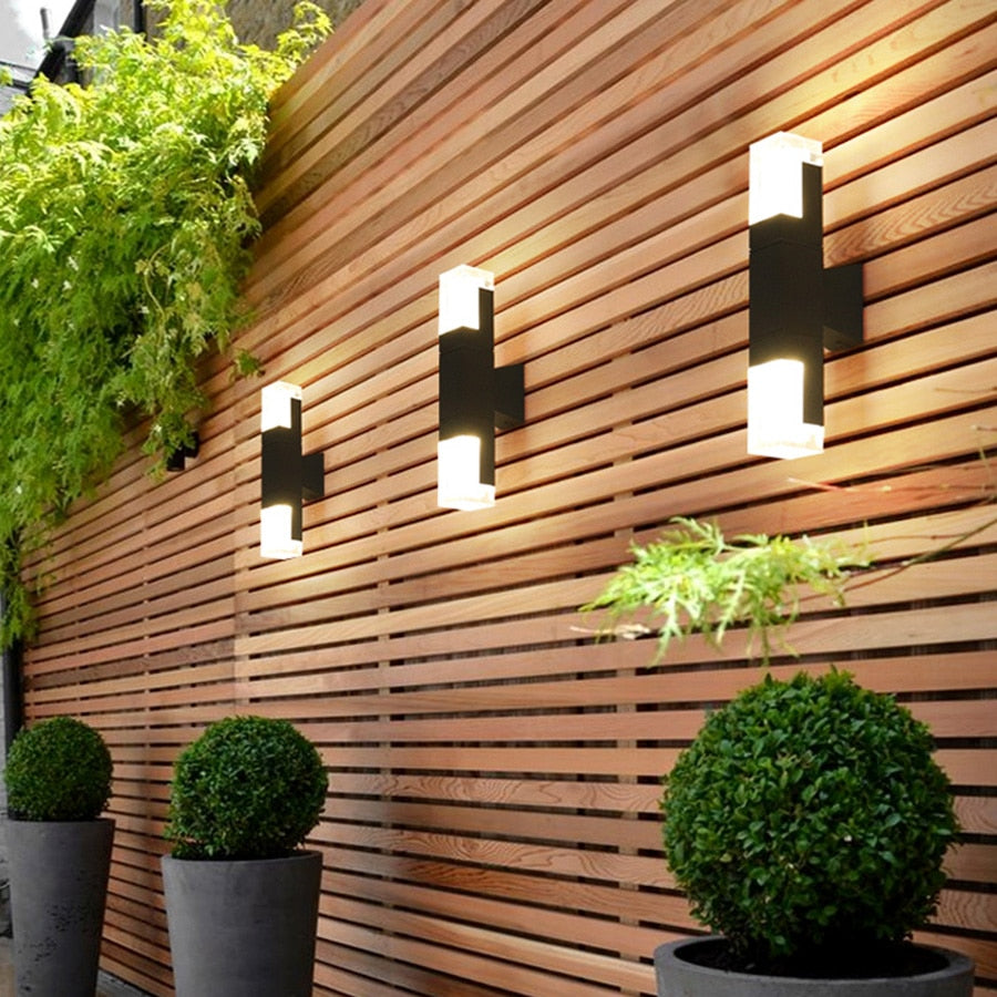 Ray Modern Rectangular Double- Head Metal Outdoor Wall Lamp