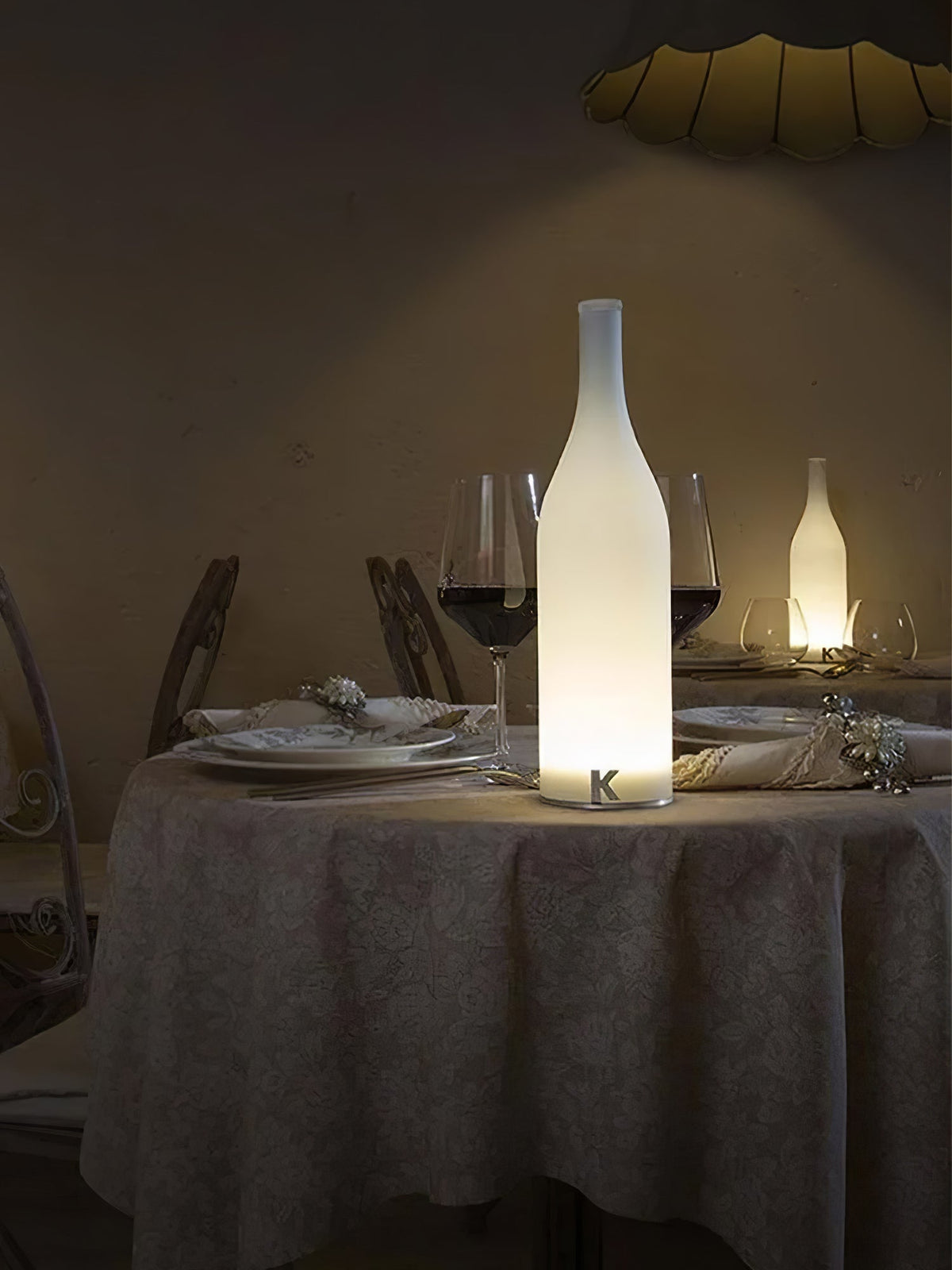 Vino sisäänrakennetulla akulla varustettu pöytävalaisin