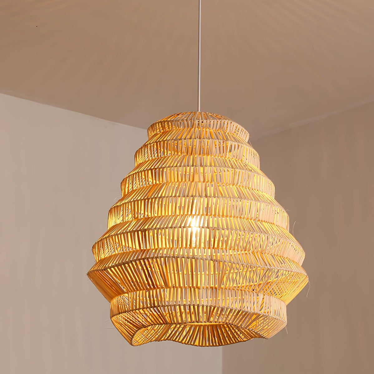 Strata moderne pendellampe i bambus