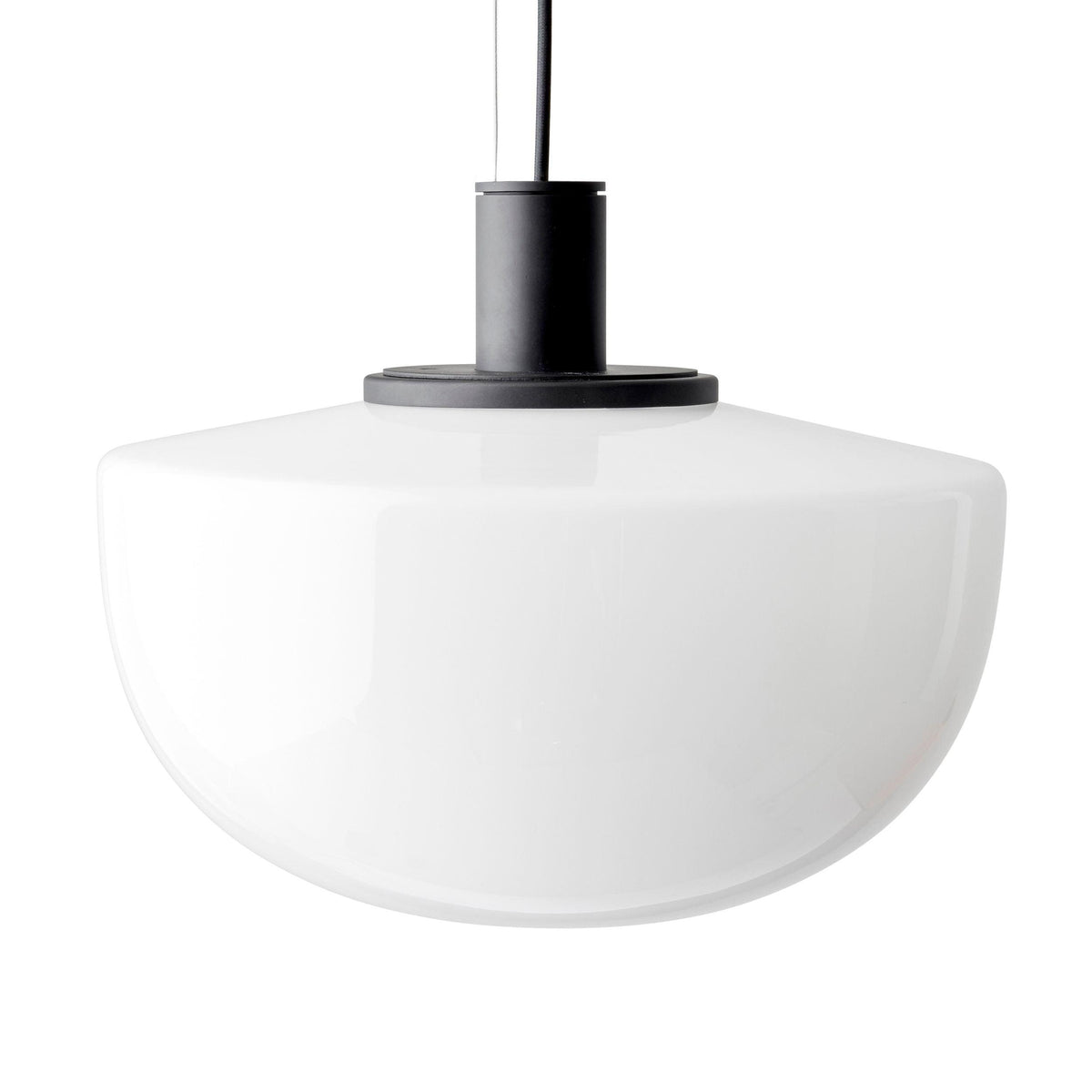 Pendel med glaskuppel, metalbeslag, minimalistisk og afslappende