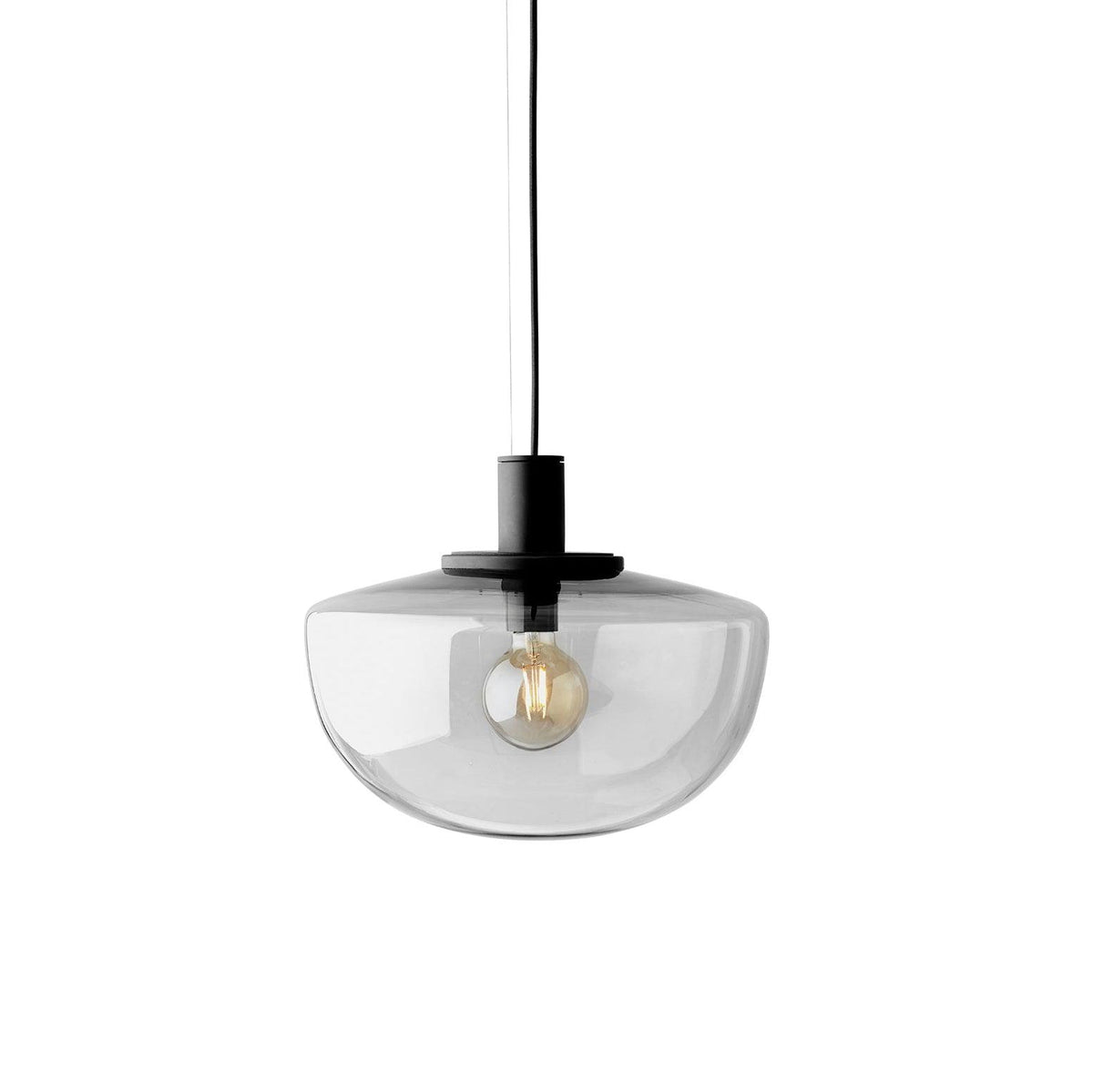 Pendel med glaskuppel, metalbeslag, minimalistisk og afslappende