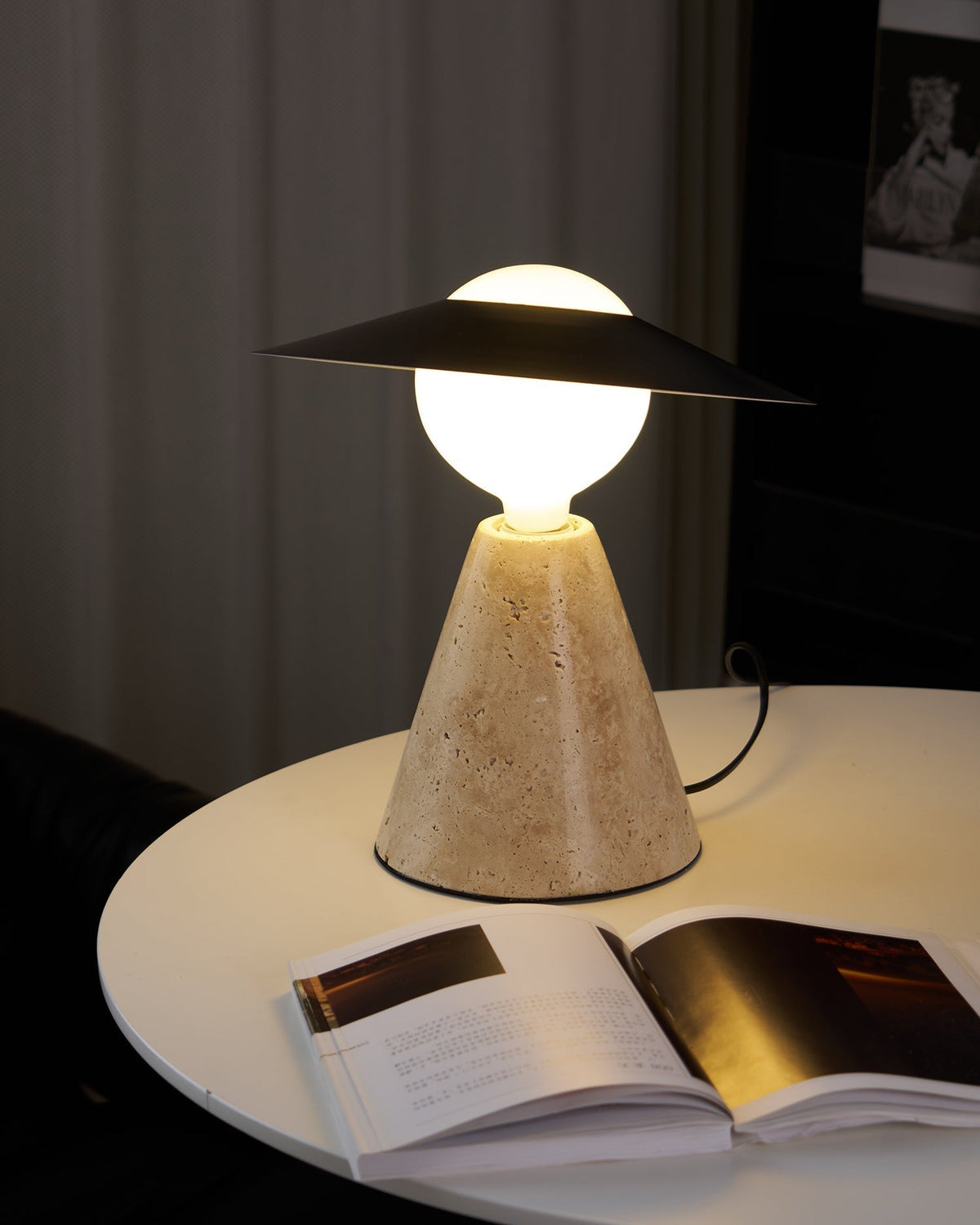 Elaalise bordslampa