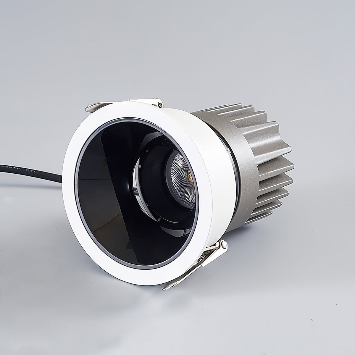 Vesoris klassisk infälld LED-downlight med stråle för tak
