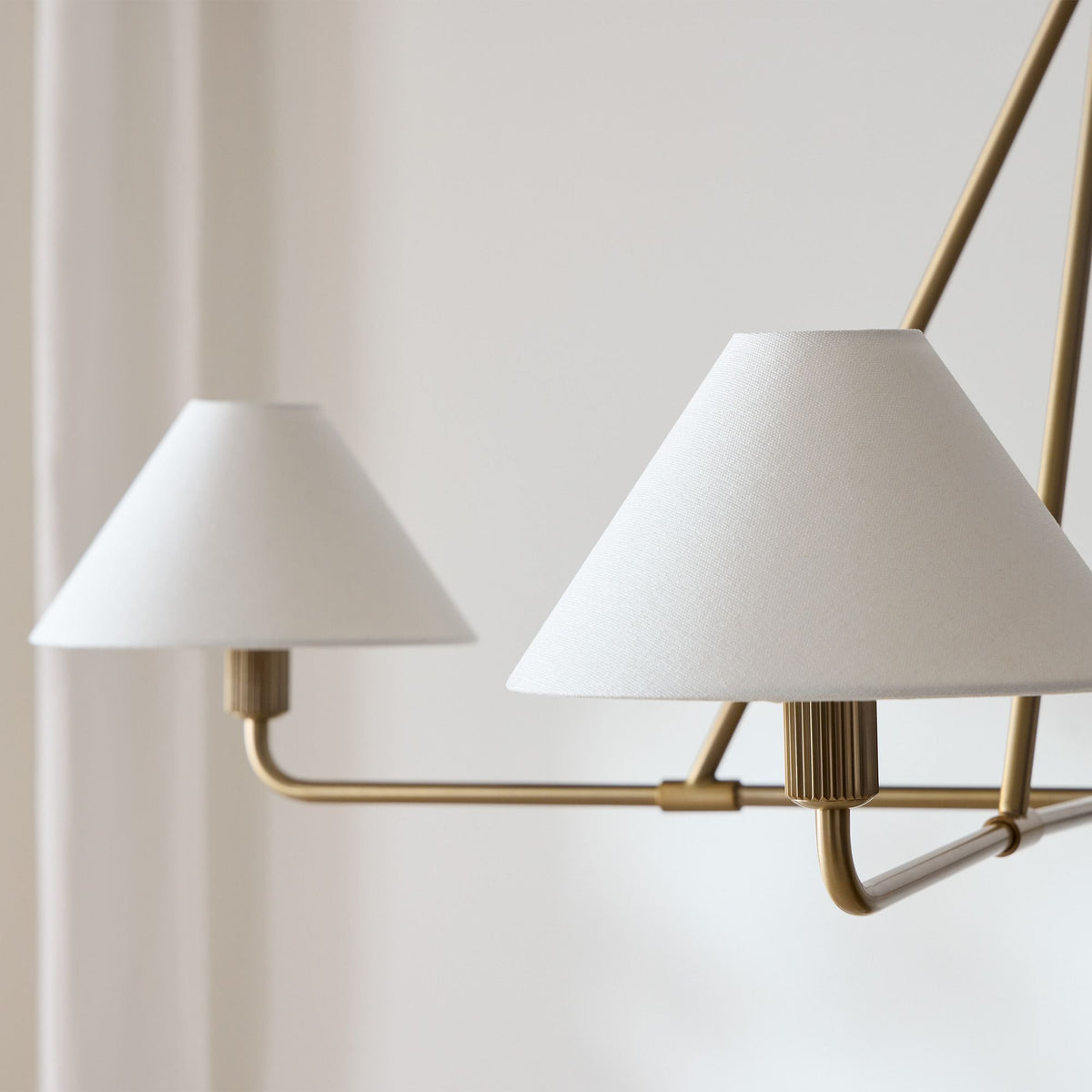Candelabro de vaso com cúpula cónica, minimalista