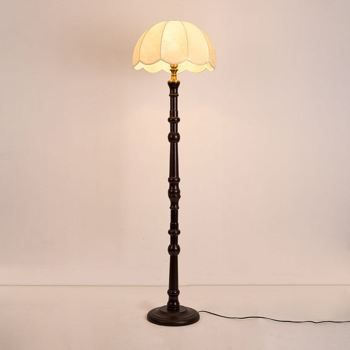 Maverick vintage gulvlampe i træ