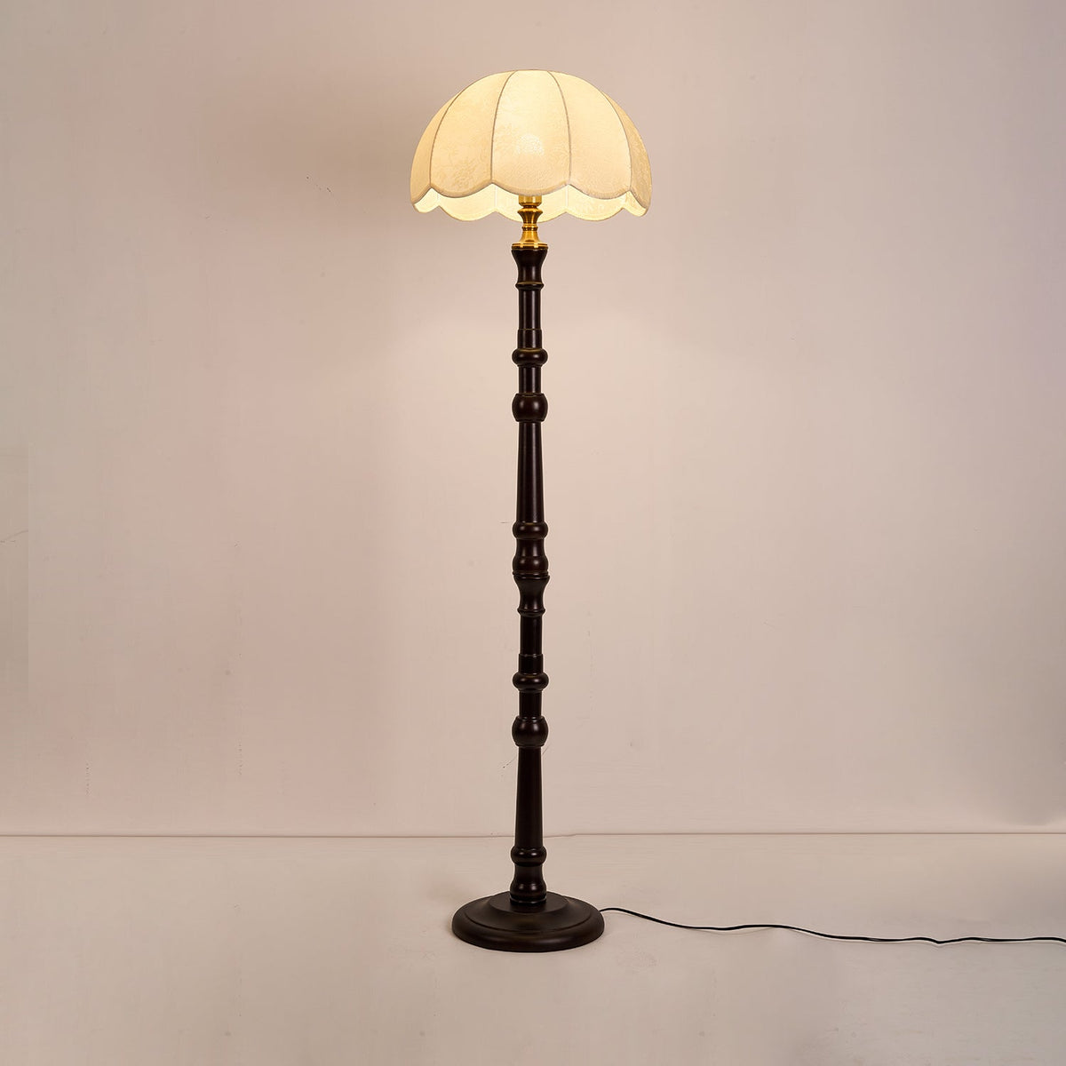 Maverick vintage gulvlampe i træ