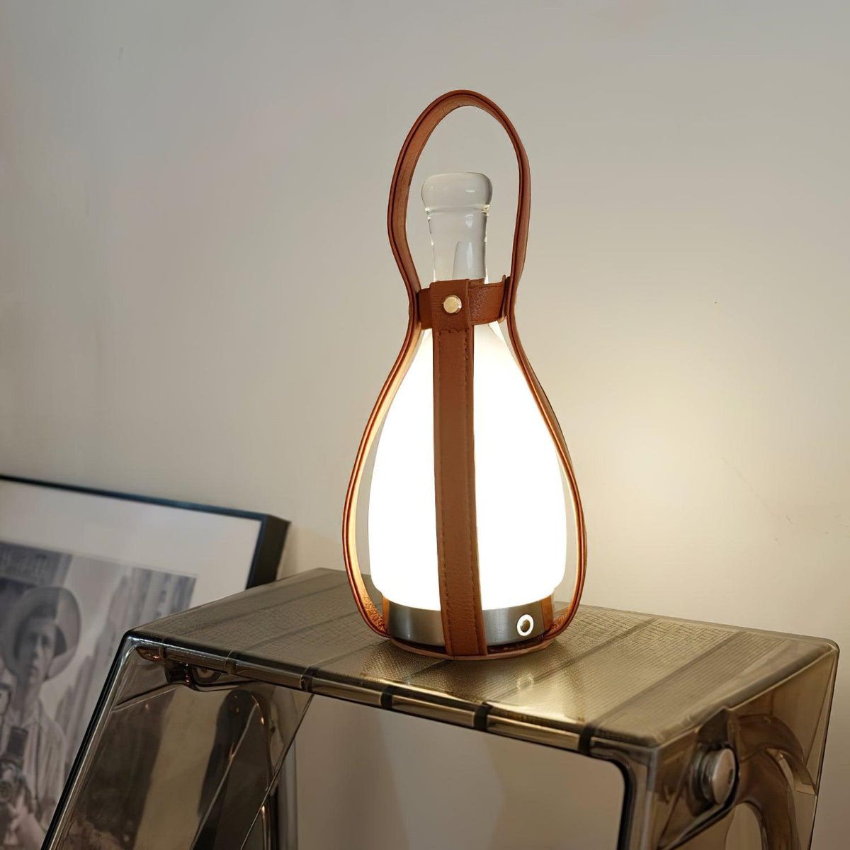 Ales vintagebordslampa i läder