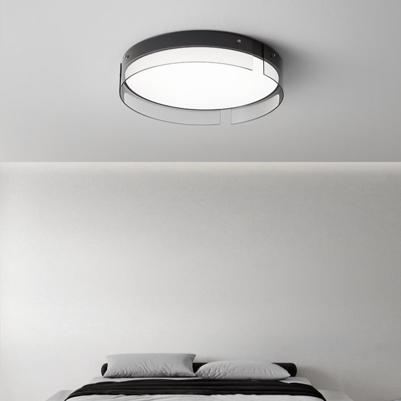 Ovenaris modern minimalistisk taklampa i mässing
