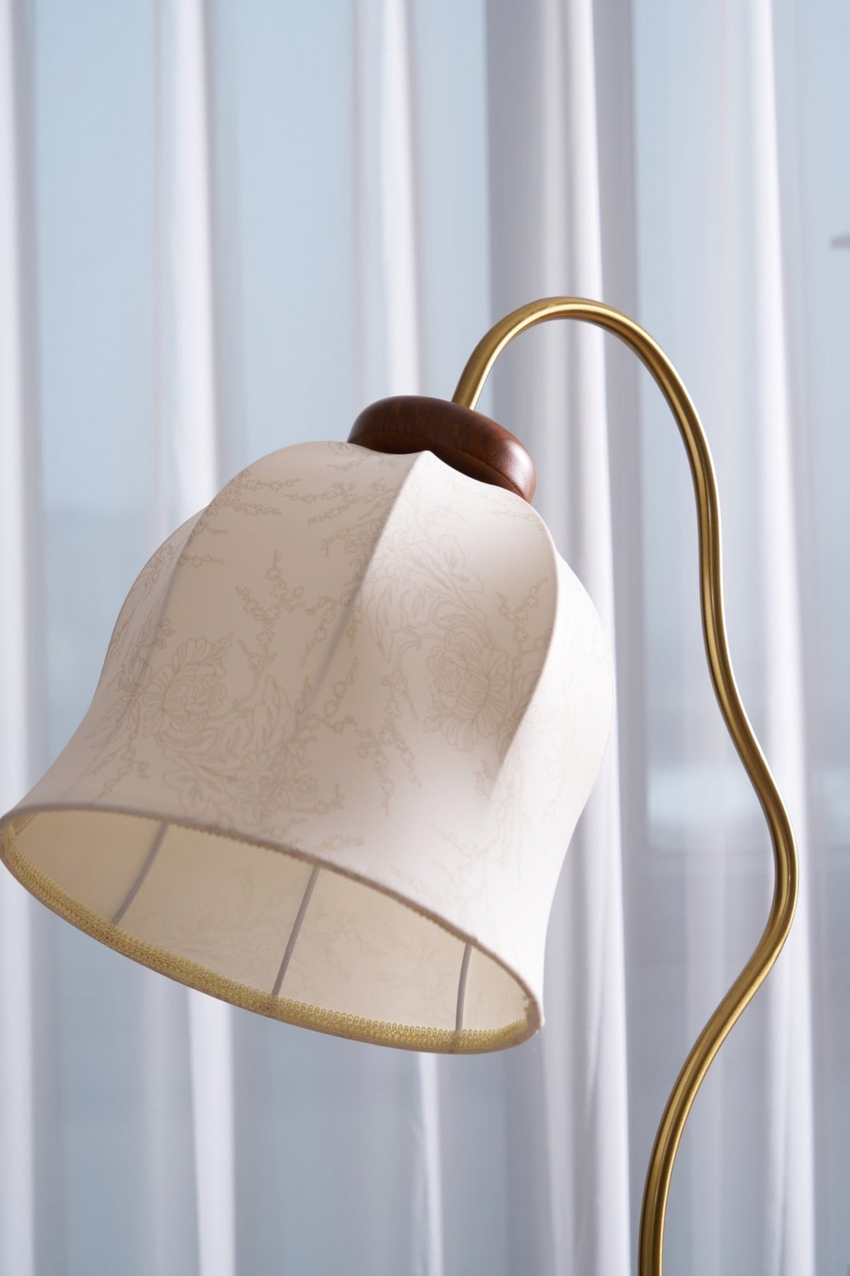 Elveielle Klassisk trægulvlampe
