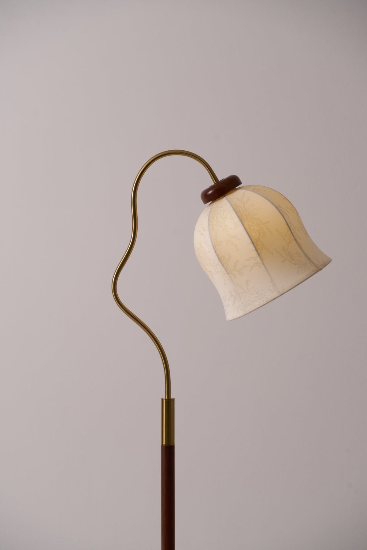 Elveielle Klassisk trægulvlampe