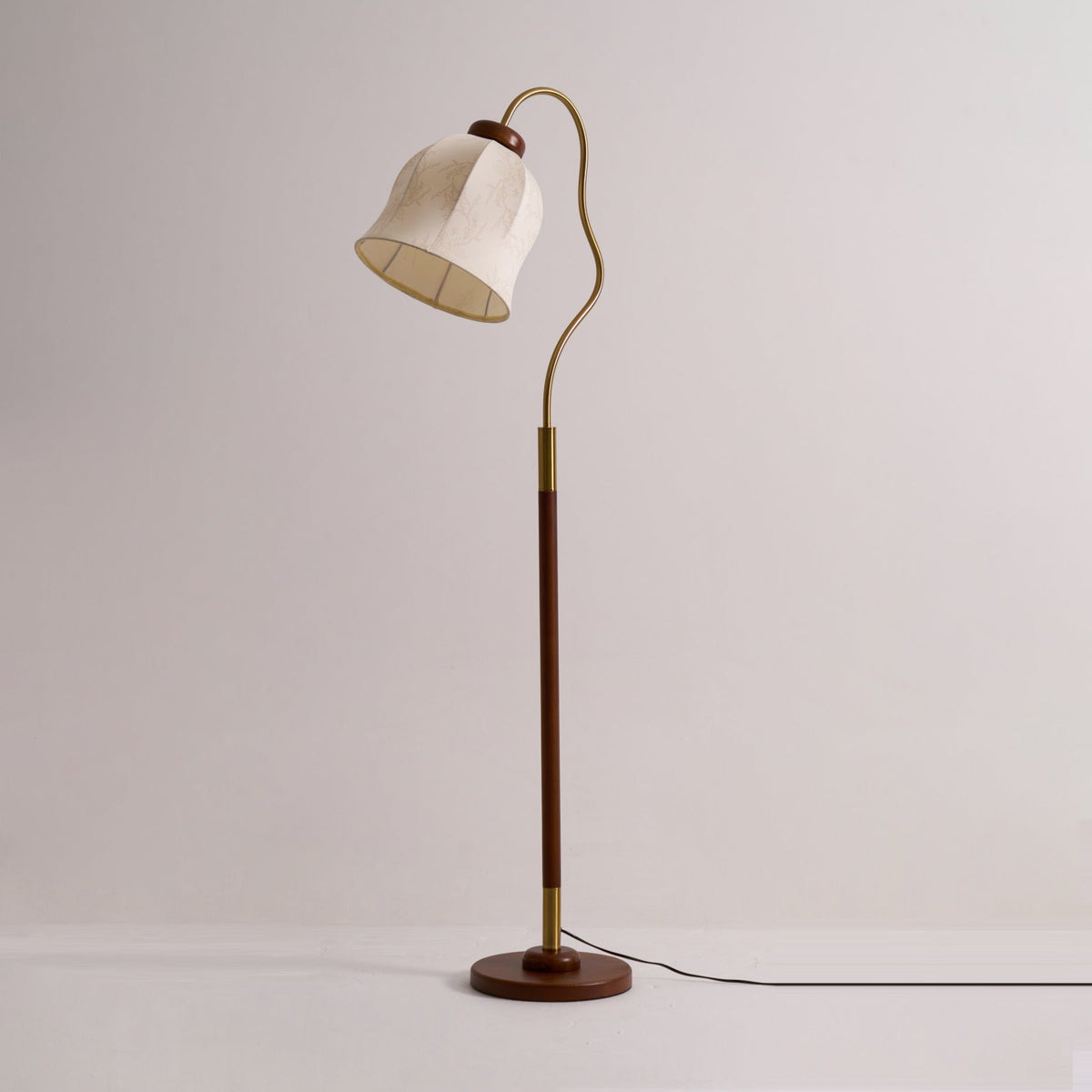 Elveielle Klassisk trægulvlampe