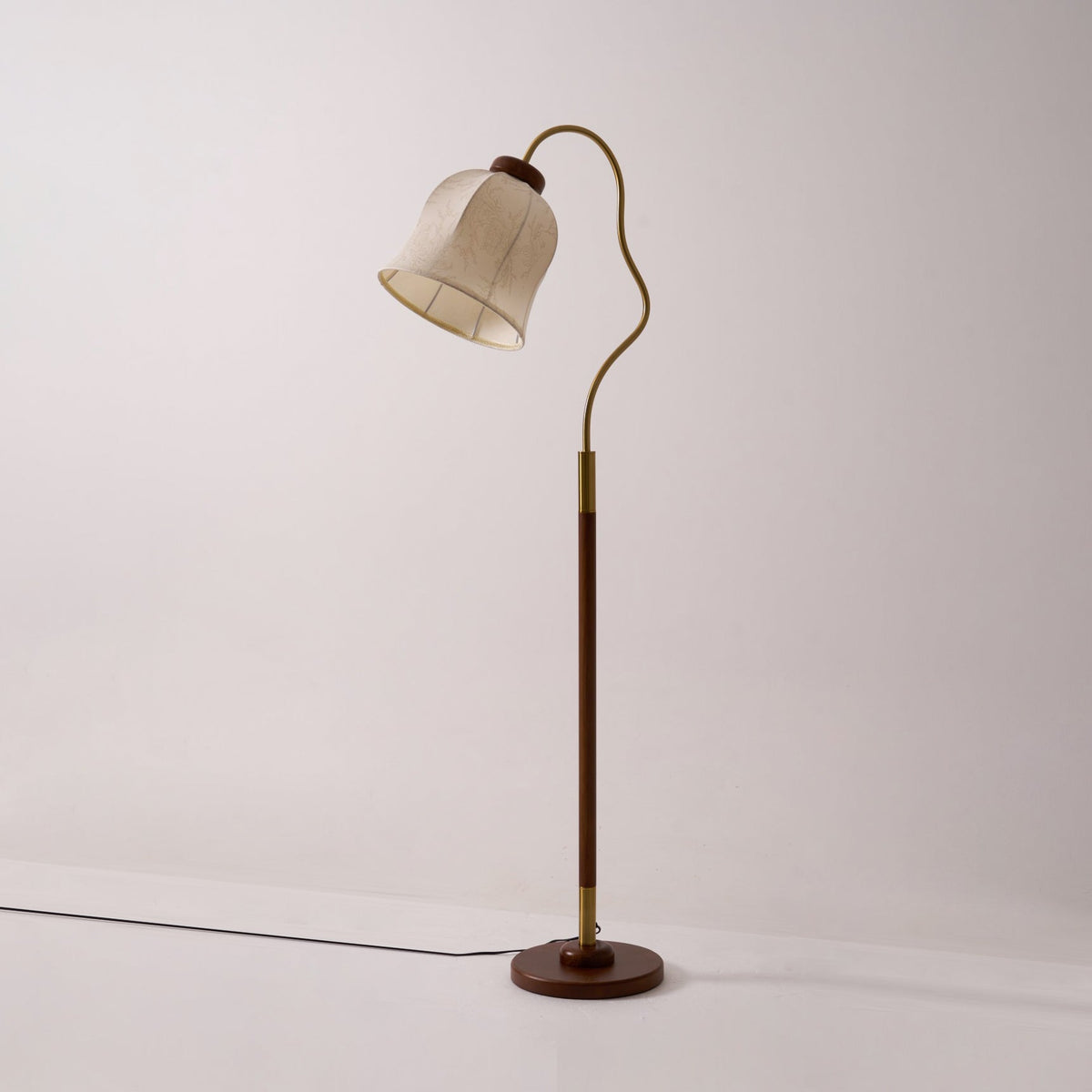 Elveielle Klassisk trægulvlampe