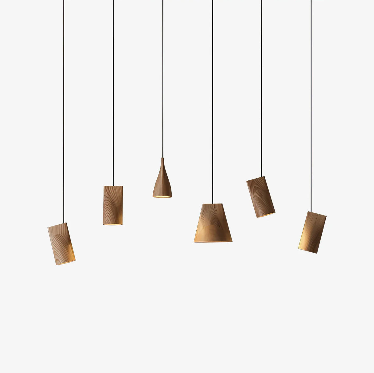 Lustre suspenso assimétrico em madeira Ivarara